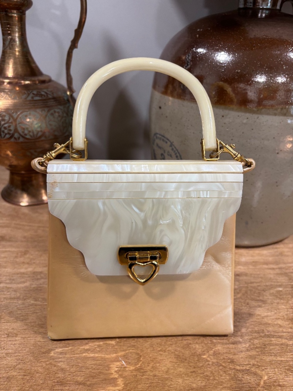 *Rare* Vintage Pearl Lucite Handbag boxy trapezoid/rectangular silhouette🤍✨